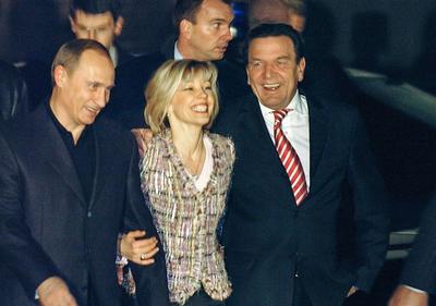 Hannover, Russlands Staatspr?sident Wladimir Putin (links) w?hrend eines Besuchs bei Bundeskanzler Gerhard Schr?der und-stock-foto