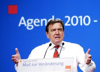 Ausserordentlicher Bundesparteitag Sonderparteitag der SPD am 01 06 2003 Bundeskanzler Gerhard S-stock-foto