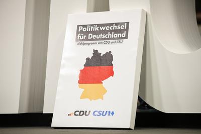 Berlin - Pressekonferenz zur Vorstellung des gemeinsamen Wahlprogramms von CDU und CSU-stock-foto