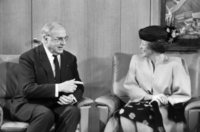 Deutschland, Bonn, 25.04.1991 Archiv: 26/68/24 Besuch K?nigin Beatrix der Niederlande Foto: Bundeskanzler Helmut Kohl un-stock-photo