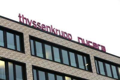 17.12. 2024 Dortmund, Bilanzpressekonferenz von thyssenkrupp nucera im neuen Geb?ude an der Stadtkrone Ost. *** 17 12 20-stock-foto