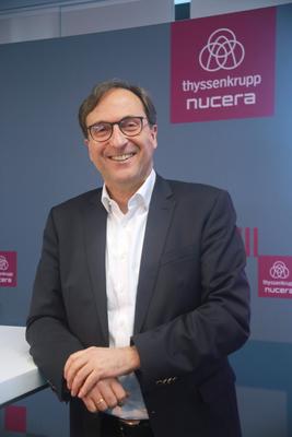 17.12. 2024 Dortmund, Bilanzpressekonferenz von thyssenkrupp nucera. Im Bild: CEO Dr. Arno Pfannschmidt *** 17 12 2024 D-stock-foto