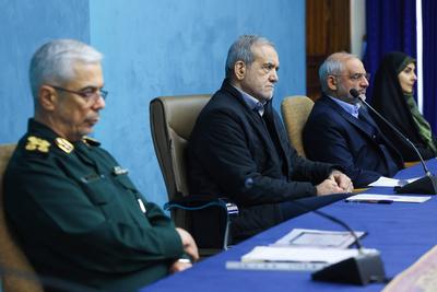 Iranian President Masoud Pezeshkian attends a meeting on housing for the Iranian armed forces-stock-foto