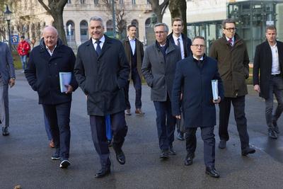 Koalitionsgespr?che ?VP, SP?,  NEOS-stock-foto