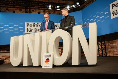 Berlin - Pressekonferenz zur Vorstellung des gemeinsamen Wahlprogramms von CDU und CSU-stock-foto