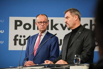 Berlin - Pressekonferenz zur Vorstellung des gemeinsamen Wahlprogramms von CDU und CSU-stock-foto