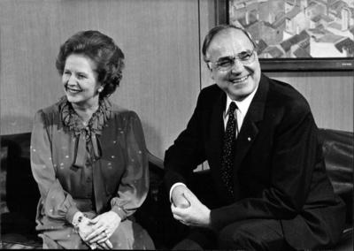 Helmut Kohl und Margaret Thatcher Besuch der britischen Premierministerin in Bonn. Bundeskanzler Helmut Kohl empfing in-stock-photo