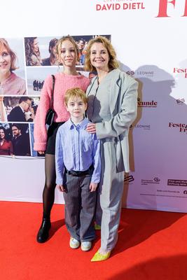 17.12.2024. Essen. Kino-Premiere in der Essener Lichtburg. FESTE & FREUNDE – EIN HOCH AUF UNS! Hier: Ella Conrads; Miche-stock-photo