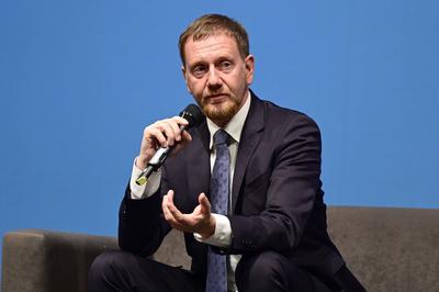 Michael Kretschmer beim Podiumsgespr?ch Escher trifft Kretschmer und Bosbach - Ein Gespr?ch zu Fragen der Zeit im Gerhar-stock-foto