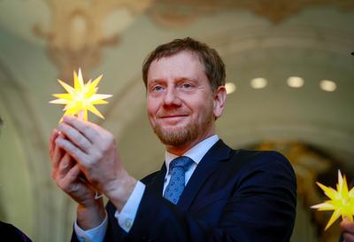 Neuer Herrnhuter Stern "Frauenkirche Dresden"-stock-foto