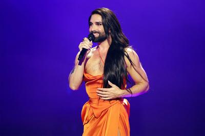 Oesterreichischer S?nger und ESC-Gewinner Tom Neuwirth alias Conchita Wurst. TV-Aufzeichnung der Tribute-Show Udo J?rgen-stock-foto