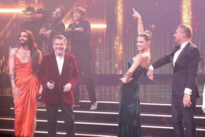 Udo J?rgens Forever - Die Show zu seinem 90. Geburtstag-stock-foto