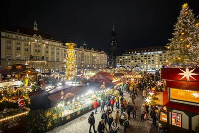 590. Dresdner Striezelmarkt-stock-photo