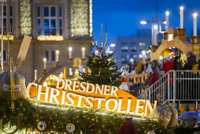 590. Dresdner Striezelmarkt-stock-photo