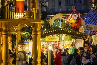 590. Dresdner Striezelmarkt-stock-photo