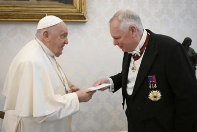 ITALY - REL - POPE FRANCIS MEETS WITH BRUNO VAN DER PLUIJM AMABASSADOR OF BELGIUM ON THE OCCASION OF THE PRESENTATION OF LETTERS OF CREDENTIALS  24/12/19-stock-foto
