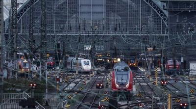 Frankfurt Hauptbahnhof Ein ICE f?hrt aus dem Frankfurter Hauptbahnhof, 15.03.2024. Frankfurt am Main Hessen Deutschland-stock-foto