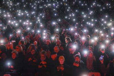 20.000 Besucher beim Stadionsingen in Hannover-stock-photo