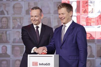 News Themen der Woche KW04 Dr. Volker Wissing, Bundesminister fuer Digitales und Verkehr, FDP, Dr. Richard Lutz, Vorstan-stock-photo