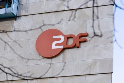 D?sseldorf 21.11.2024 ?ffentlich-rechtlicher Rundfunk Logo Schriftzug ZDF Zweites Deutsches Fernsehen Rundfunkgeb?hren G-stock-foto