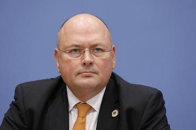 Arne Sch?nbohm, Pr?sident des Bundesamtes f?r Sicherheit in der Informationstechnik (BSI) , Deutschland, Berlin, Bundes-stock-foto