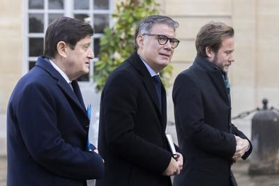 Talks with political leaders to form a new government-stock-photo