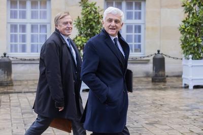 Talks with political leaders to form a new government-stock-photo