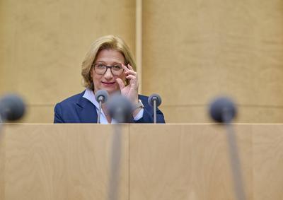 1050. Sitzung des Bundesrates -  Anke Rehlinger-stock-foto