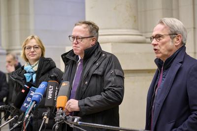 1050. Sitzung des Bundesrates -  Katja Wolf + Mario Voigt + Georg Maier-stock-foto
