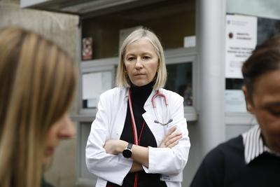 Zagreb, 201224. Clinic for children s diseases, Ul. Vjekoslav Klaica 16. Bringing injured children from OS Precko with emergency vehicles. In the photo: acting director dr. Ivana Hojsak. Photo: Zeljko Puhovski / CROPIX Copyright: xxZeljkoxPuhovskix klaiceva10-201224-stock-foto