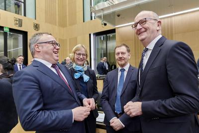 1050. Sitzung des Bundesrates -  Mario Voigt + Katja Wolf + Michael Kretschmer + Dietmar Woidke-stock-foto