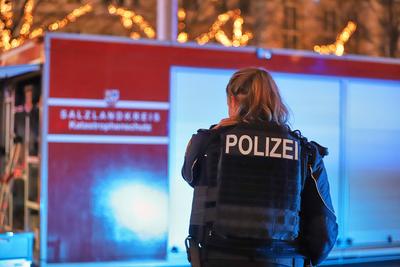 Magdeburg, Sachsen-Anhalt, Deutschland, 20.12.2024: Alter Markt: Anschlag auf Magdeburger Weihnachtsmarkt: Auto rast in-stock-photo