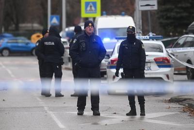 Croatia, Zagreb, 20.12.2024 - The police are conducting an investigation at the Precko Elementary School-stock-foto