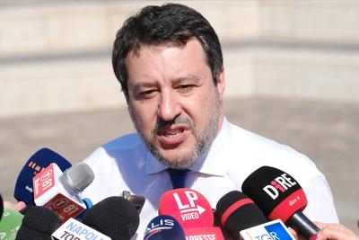 L Italia dei si, Minister of Infrastructure and Transport Matteo Salvini in Naples L Italia dei si, projects and major w-stock-photo
