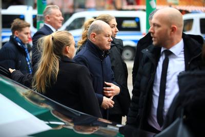 Bundeskanzler Scholz besucht Ort des Anschlages auf dem Magdeburger Weihnachtsmarkt-stock-photo