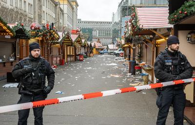 Mindestens fuenf Tote bei Anschlag auf Weihnachtsmarkt in Magdeburg-stock-foto