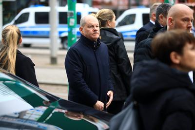 Bundeskanzler Scholz besucht Ort des Anschlages auf dem Magdeburger Weihnachtsmarkt-stock-photo