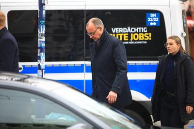 Bundeskanzler Scholz besucht Ort des Anschlages auf dem Magdeburger Weihnachtsmarkt-stock-photo