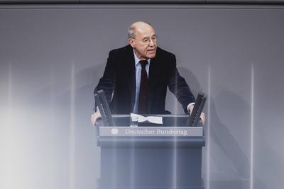 Gregor Gysi, Mitglied des Deutschen Bundestages (Die LINKE), aufgenommen im Rahmen einer Sitzung des Deutschen Bundestag-stock-foto