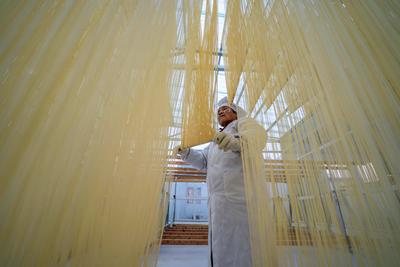 Hanging Noodles For Drying-stock-foto