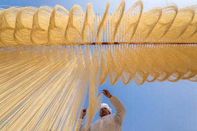 Hanging Noodles For Drying-stock-foto