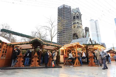 DEU, Weihnachtsmarkt auf dem Breitscheidplatz,-stock-foto