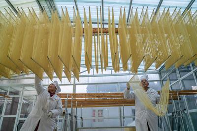 Hanging Noodles For Drying-stock-foto