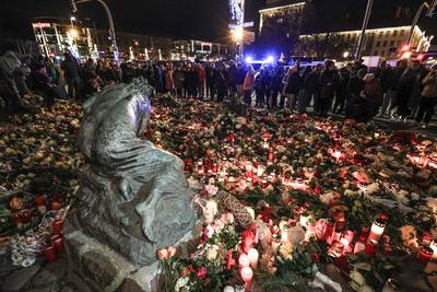 Anschlag mit Auto auf Magdeburger Weihnachtsmarkt-stock-foto