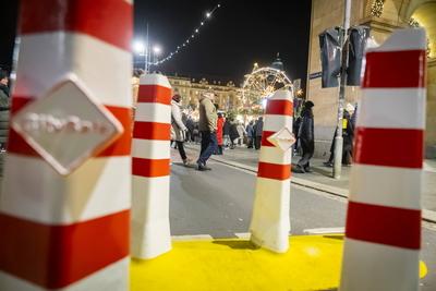 590.. Dresdner Striezelmarkt-stock-photo