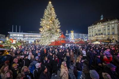 590.. Dresdner Striezelmarkt-stock-photo