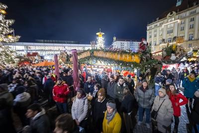 590.. Dresdner Striezelmarkt-stock-photo