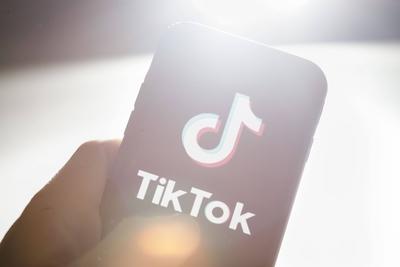 Symbolfoto: Das Logo des chinesischen Videoportal Tik Tok wird auf einem Smartphone angezeigt. Berlin, 05.08.2019. Berl-stock-foto