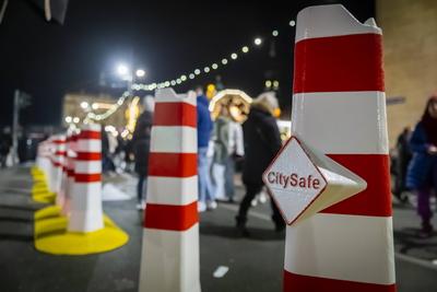 590.. Dresdner Striezelmarkt-stock-photo