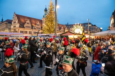 Leipzig - Schweigeminute bei Leipziger Bergparade: ?ber 550 Bergleute in der Messestadt-stock-foto